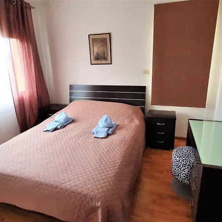 комфортабельная вилла у Crowne Plaza Villa *