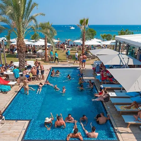 комфортабельная вилла у Crowne Plaza Limassol