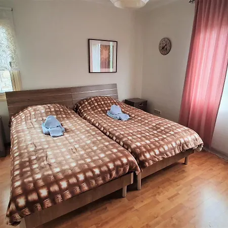 комфортабельная вилла у Crowne Plaza *